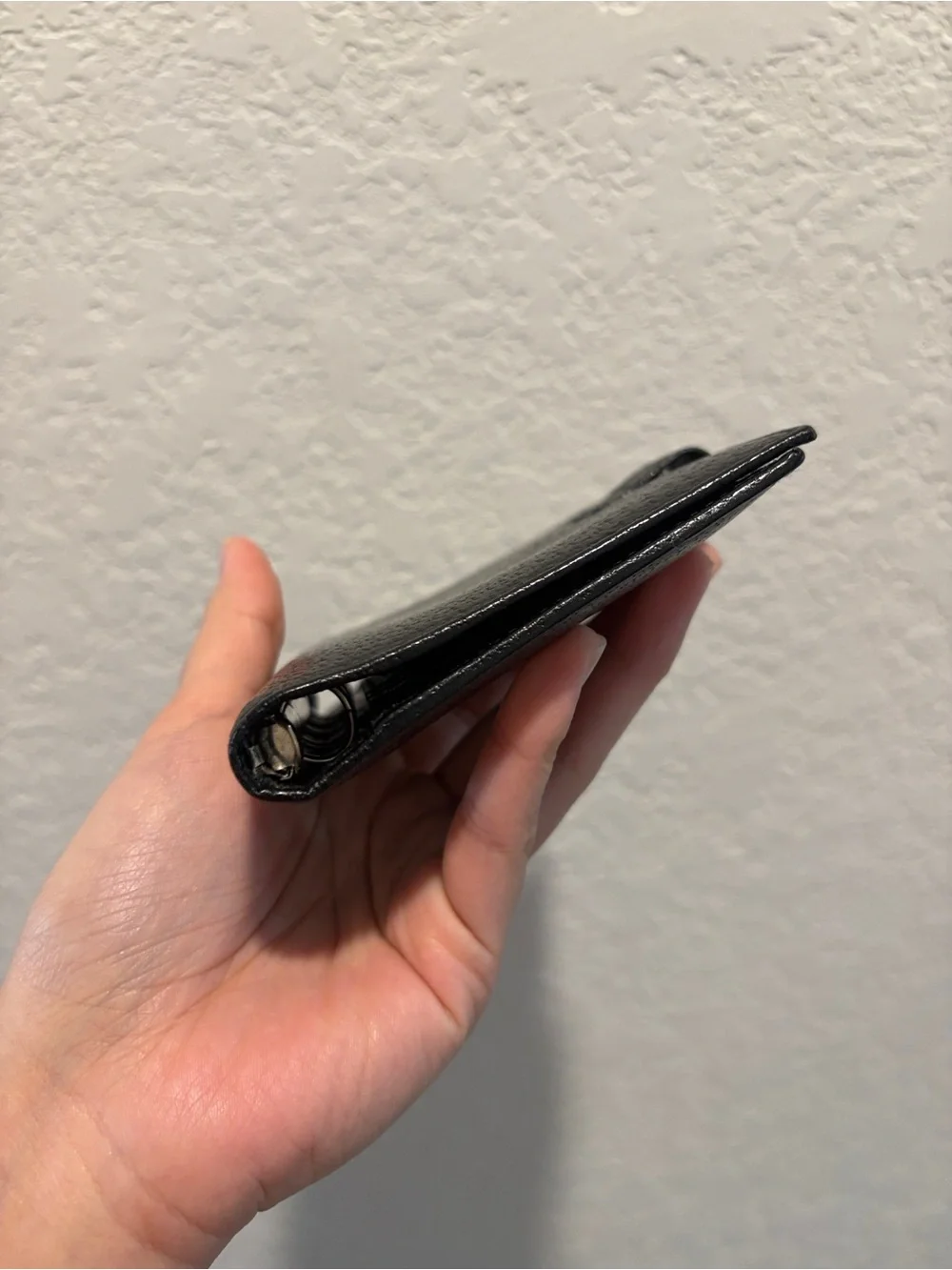 Gucci compact black